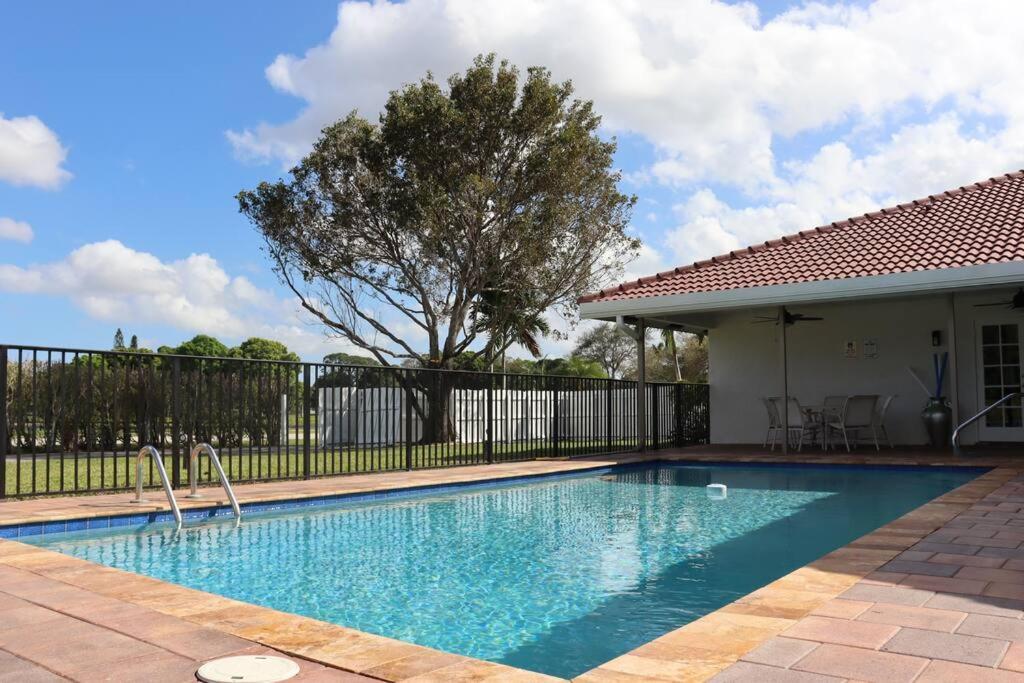 4/3.5 House With Pool- Boynton Beach, Fl. エクステリア 写真